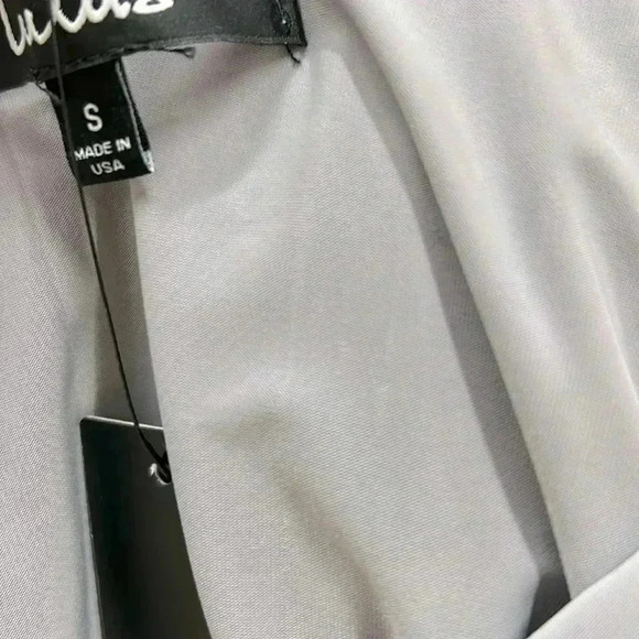 Lulus Front Split Cami with V Back NWT Size Small - Picture 5 of 9